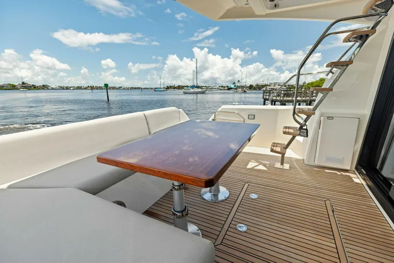 Slide: The Image of 2025 Prestige 460 Flybridge - Sistership - 4931208