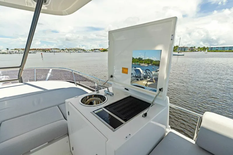 Slide: The Image of 2025 Prestige 460 Flybridge - Sistership - 4931296