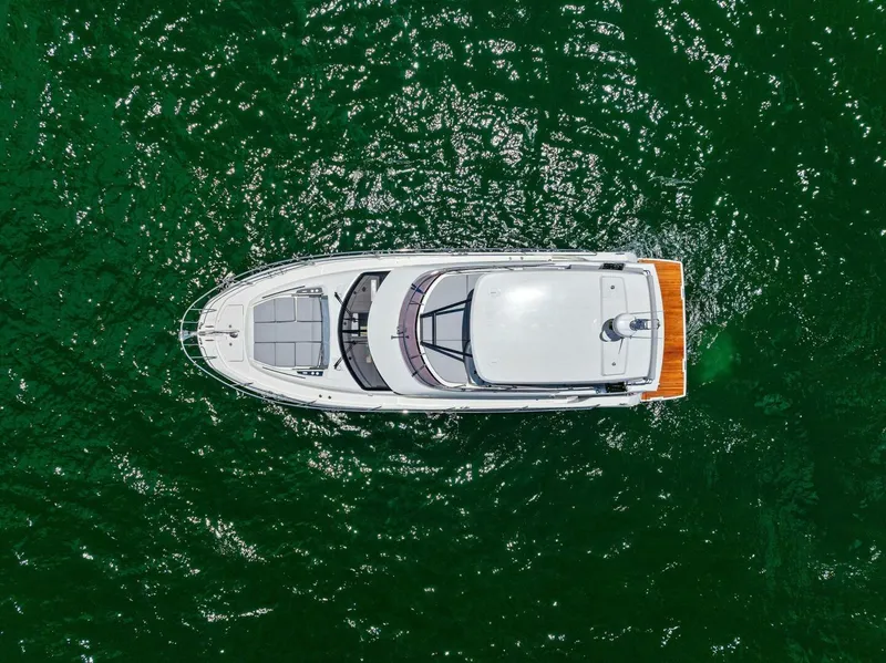 Slide: The Image of 2025 Prestige 460 Flybridge - Sistership - 4931322