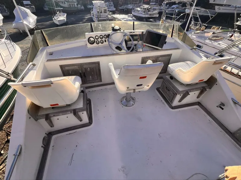 Slide: The Image of Nauset Flybridge Trawler 1990 - 4925782