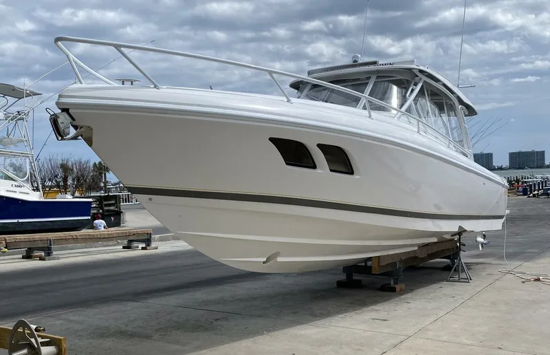 Slide: The Image of Intrepid 407 Cuddy 2020 - 4940768