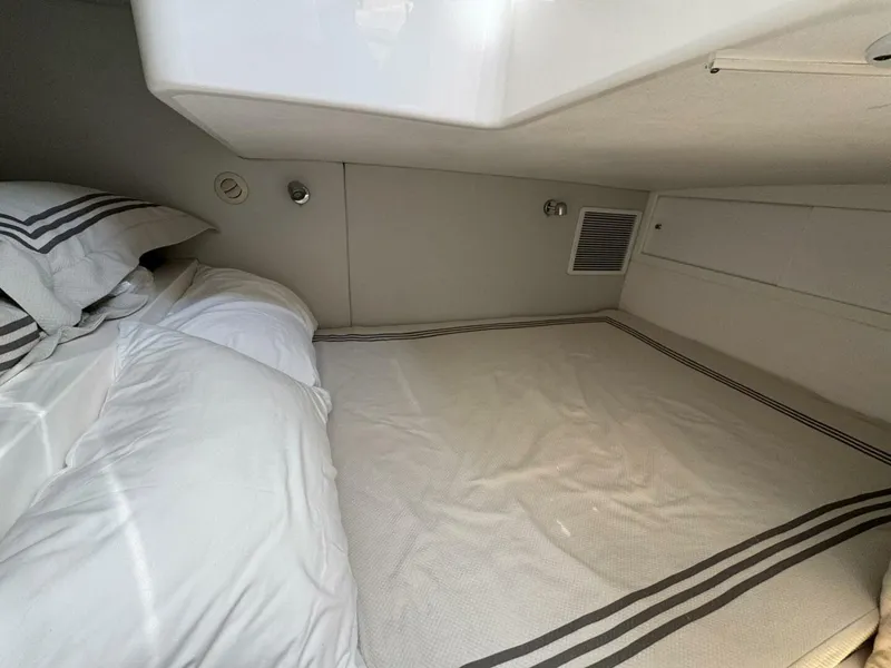 Slide: The Image of Intrepid 407 Cuddy 2020 - 4940794