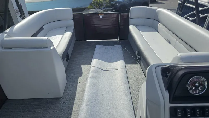 Slide: The Image of Godfrey Sweetwater 2286 2024 - 4925490