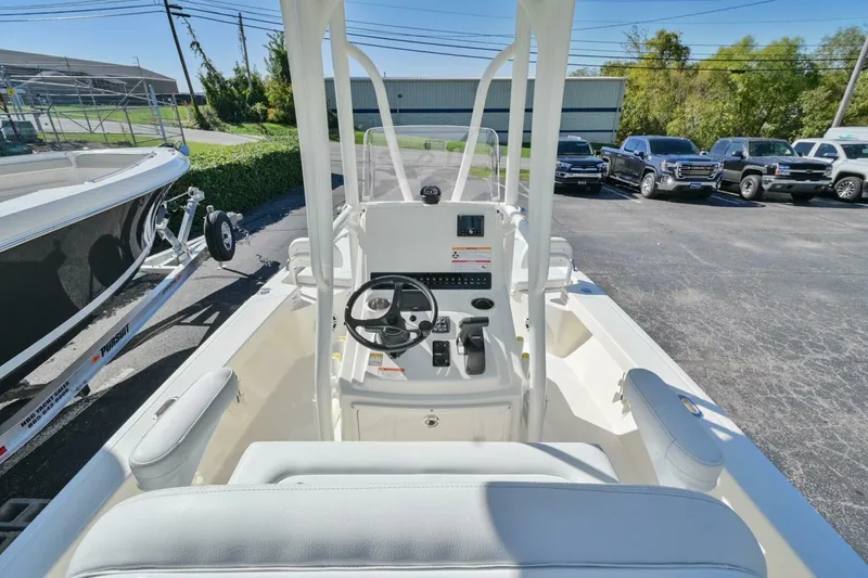 Slide: The Image of Pathfinder 2200TRS 2025 - 4926676