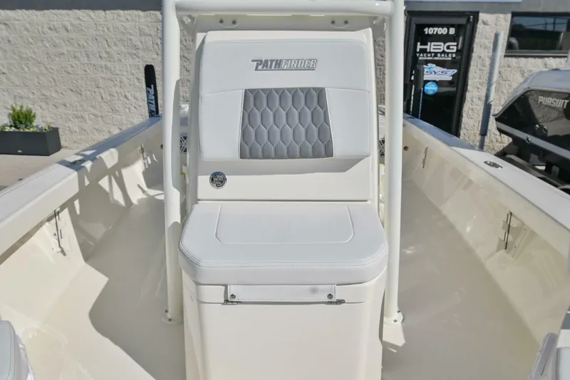 Slide: The Image of Pathfinder 2200TRS 2025 - 4926681