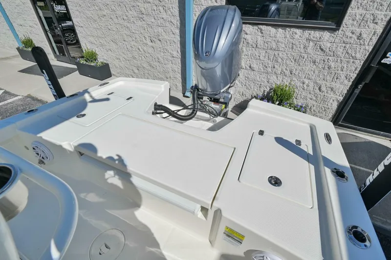 Slide: The Image of Pathfinder 2200TRS 2025 - 4926666