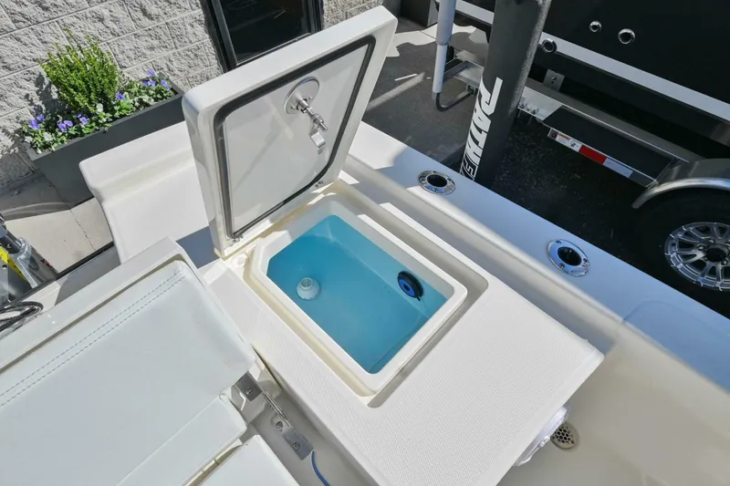 Slide: The Image of Pathfinder 2200TRS 2025 - 4926671