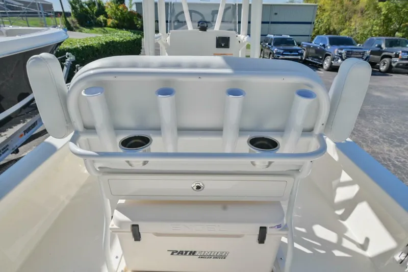 Slide: The Image of Pathfinder 2200TRS 2025 - 4926672