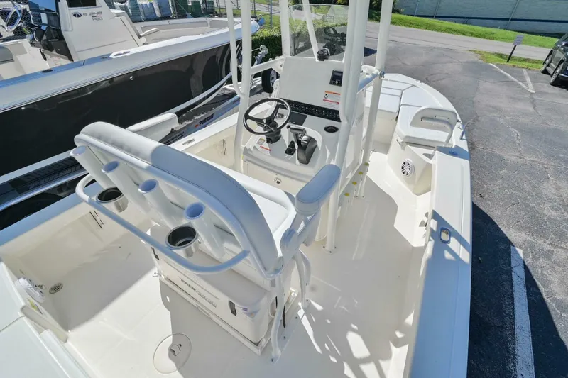 Slide: The Image of Pathfinder 2200TRS 2025 - 4926674