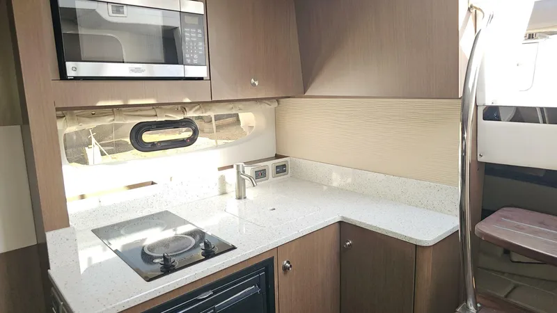 Slide: The Image of Sea Ray 350 Sundancer 2014 - 4926798