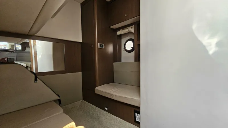 Slide: The Image of Sea Ray 350 Sundancer 2014 - 4926793
