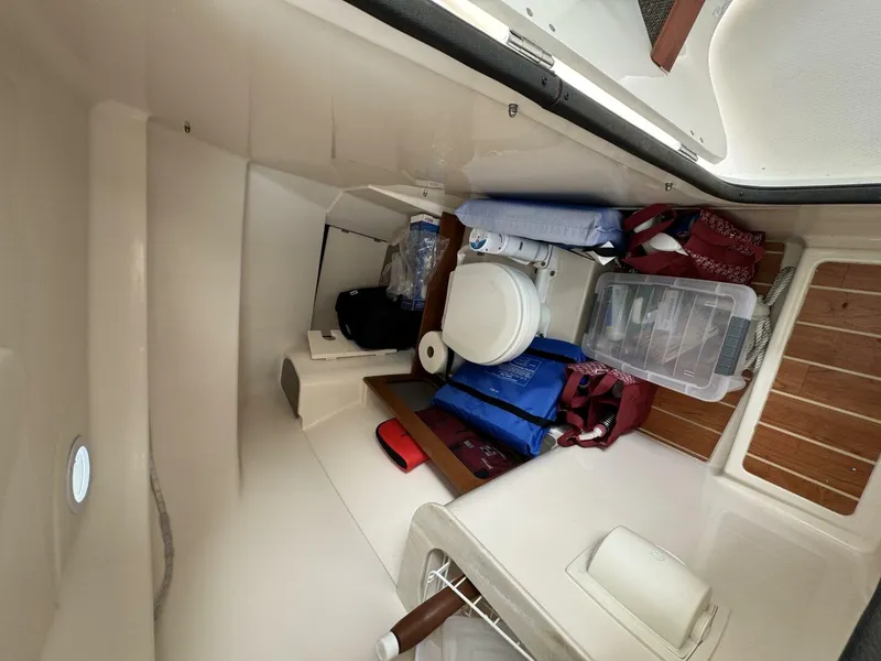 Slide: The Image of Grady-White Freedom 285 2021 - 4926826