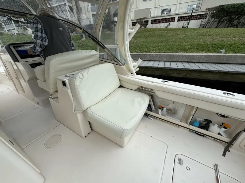 Slide: The Image of Grady-White Freedom 285 2021 - 4926830