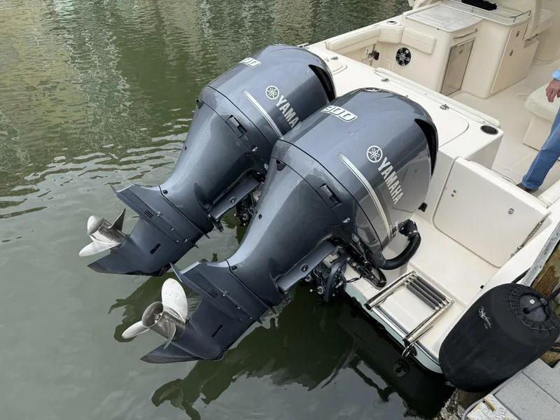 Slide: The Image of Grady-White Freedom 285 2021 - 4926839