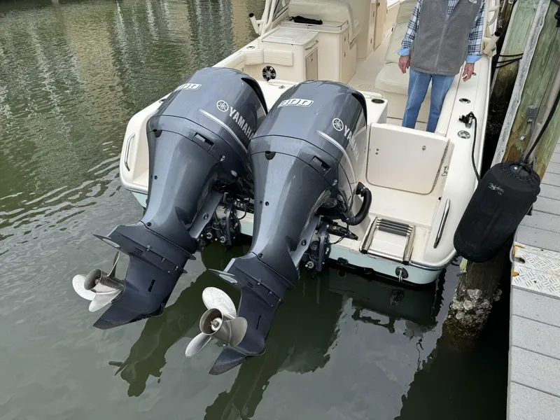 Slide: The Image of Grady-White Freedom 285 2021 - 4926840