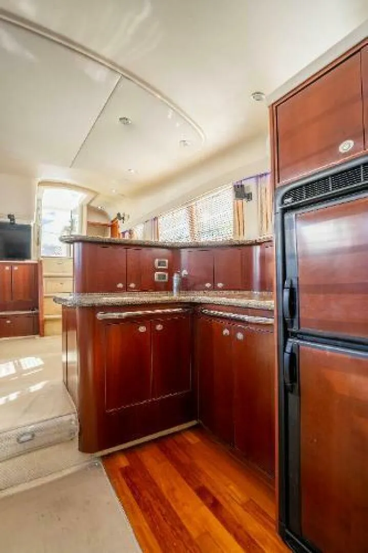 Slide: The Image of Sea Ray 480 Motor yacht 2005 - 5063965