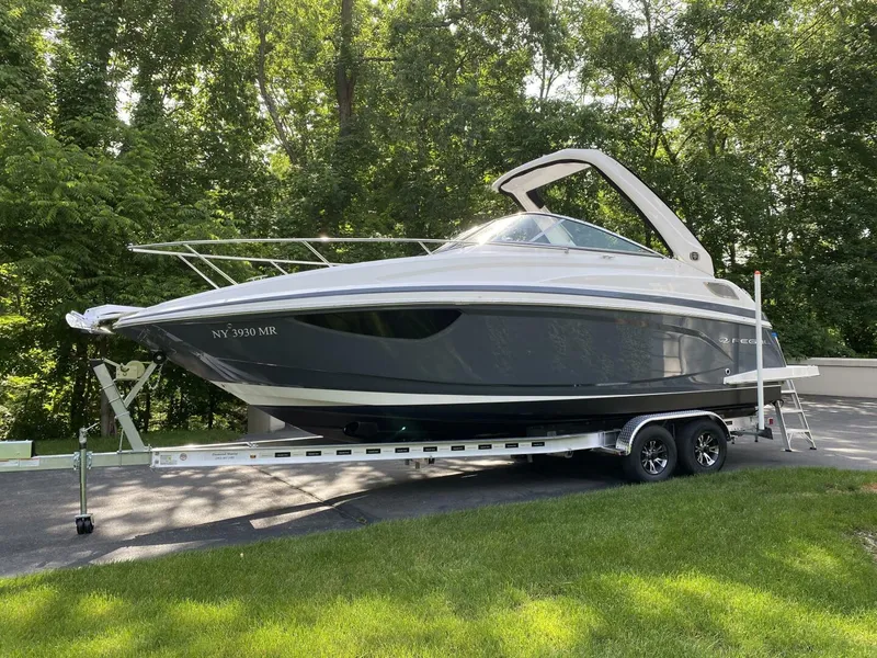 Slide: The Image of Regal 28 Express 2020 - 4928690