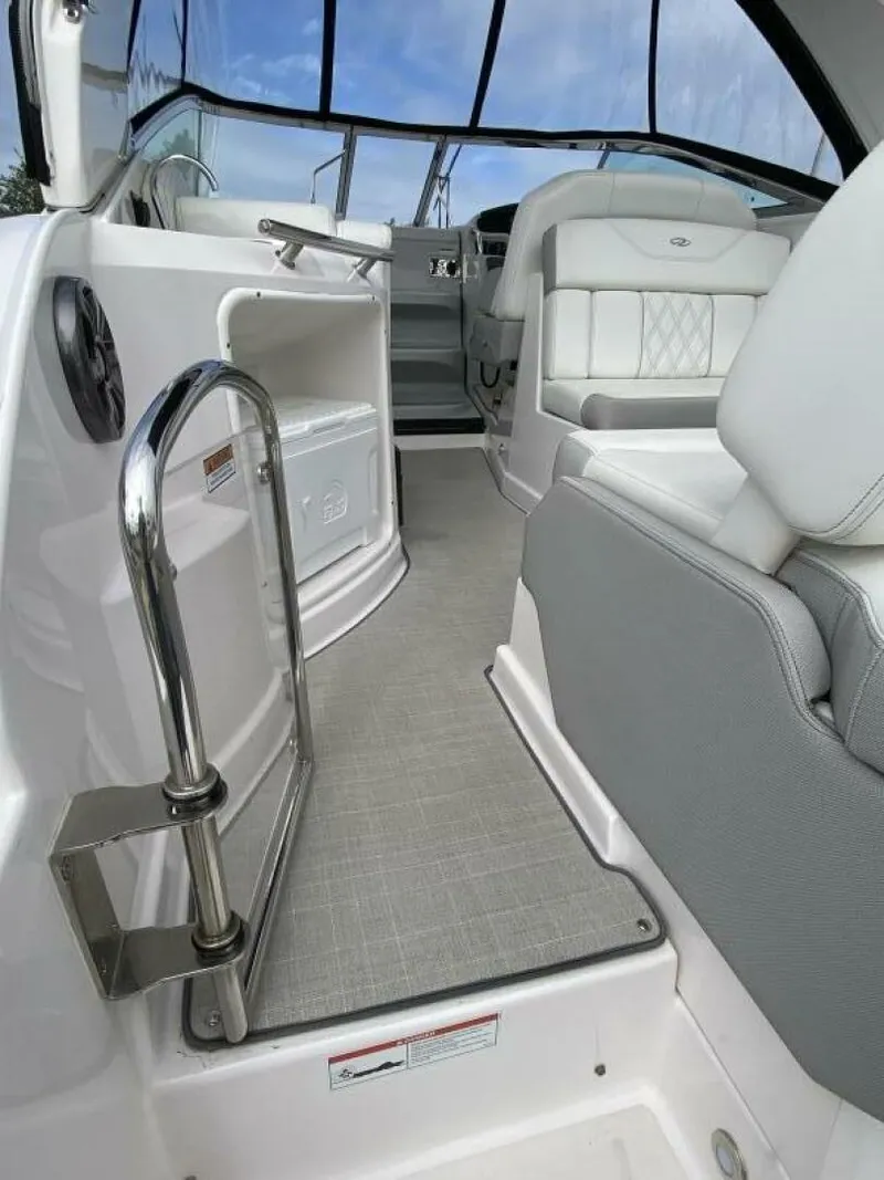 Slide: The Image of Regal 28 Express 2020 - 4928707