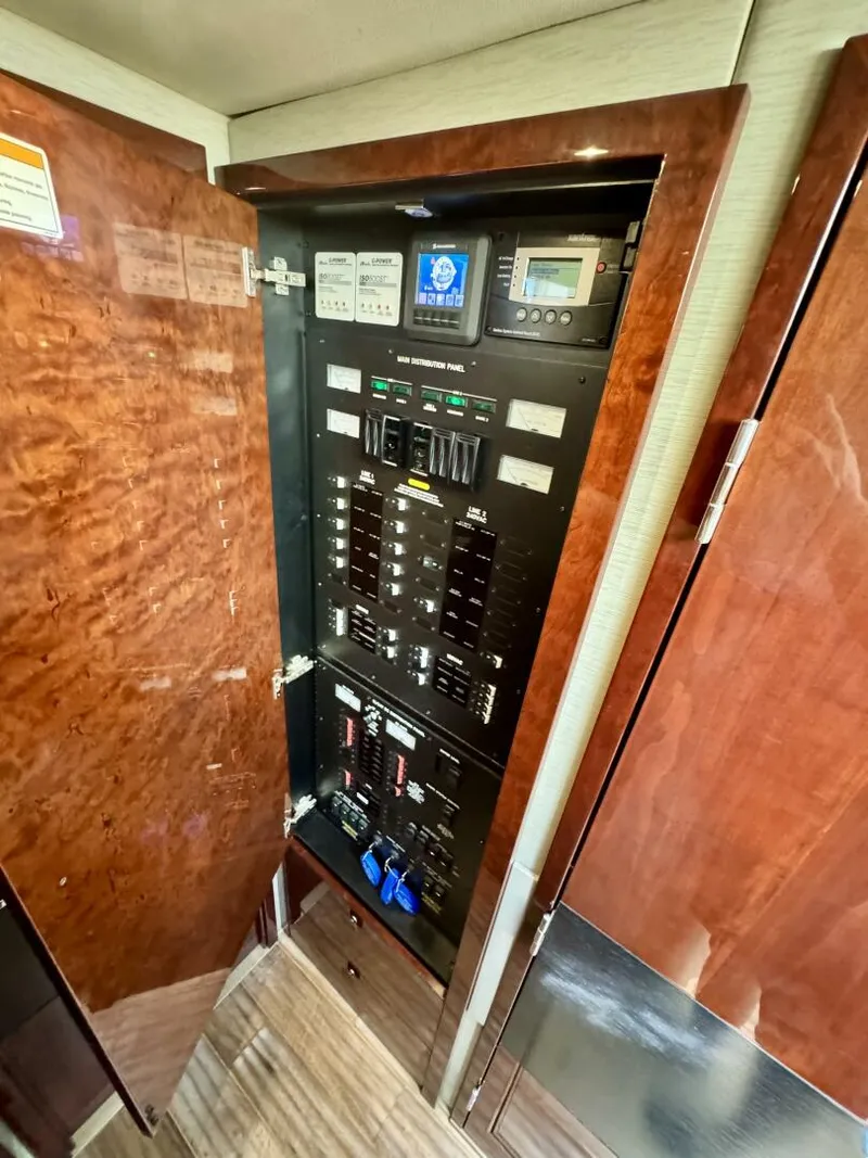 Slide: The Image of Sea Ray L590 2017 - 4928779