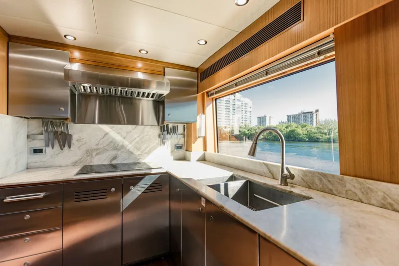 Slide: The Image of Palmer Johnson Motor Yacht 2006 - 4930012