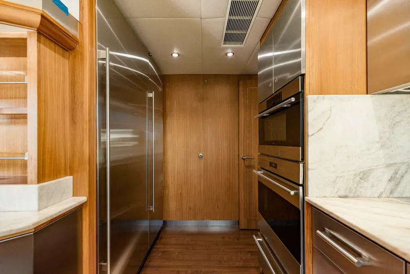 Slide: The Image of Palmer Johnson Motor Yacht 2006 - 4930014