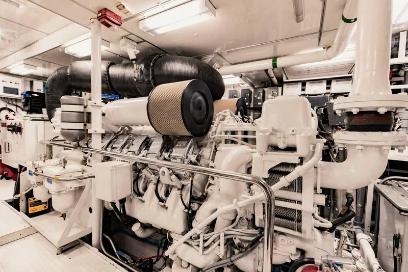 Slide: The Image of Palmer Johnson Motor Yacht 2006 - 4930027