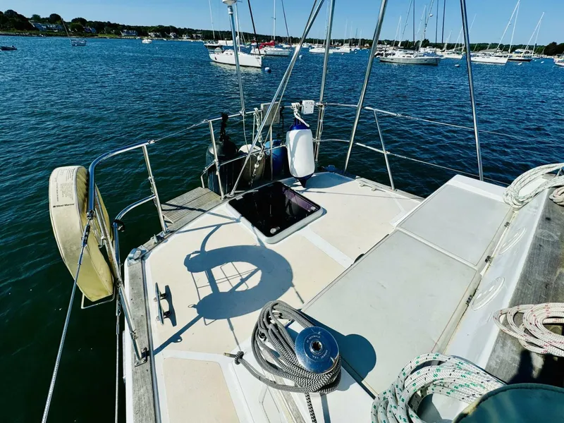 Slide: The Image of Gulfstar 47 Sailmaster Aft Cabin 1980 - 4930010