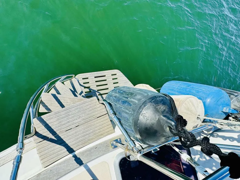 Slide: The Image of Gulfstar 47 Sailmaster Aft Cabin 1980 - 4930011