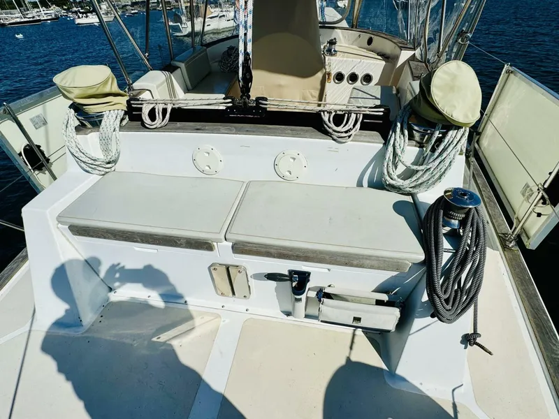 Slide: The Image of Gulfstar 47 Sailmaster Aft Cabin 1980 - 4930013