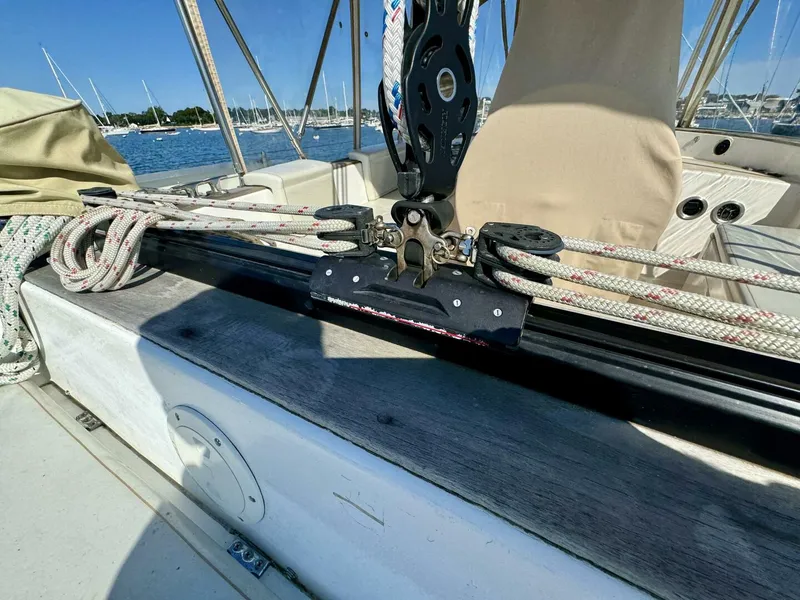 Slide: The Image of Gulfstar 47 Sailmaster Aft Cabin 1980 - 4930018