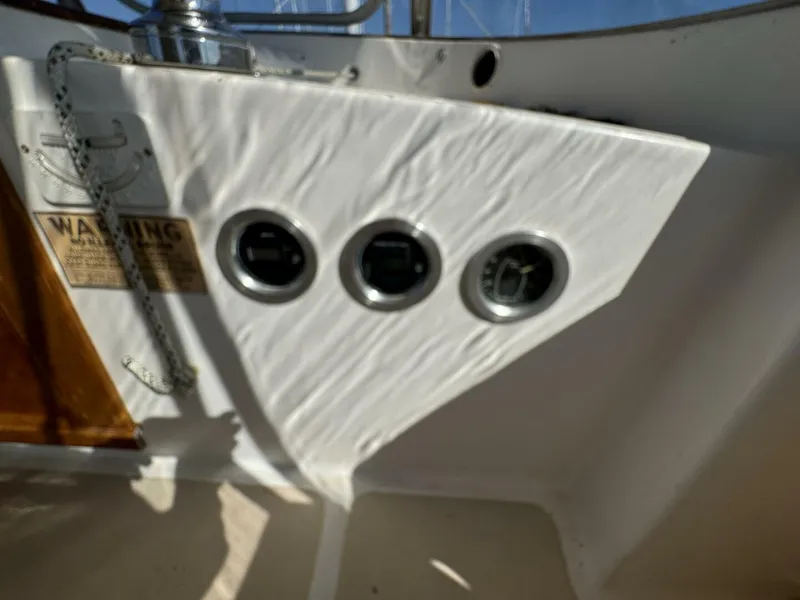 Slide: The Image of Gulfstar 47 Sailmaster Aft Cabin 1980 - 4930020