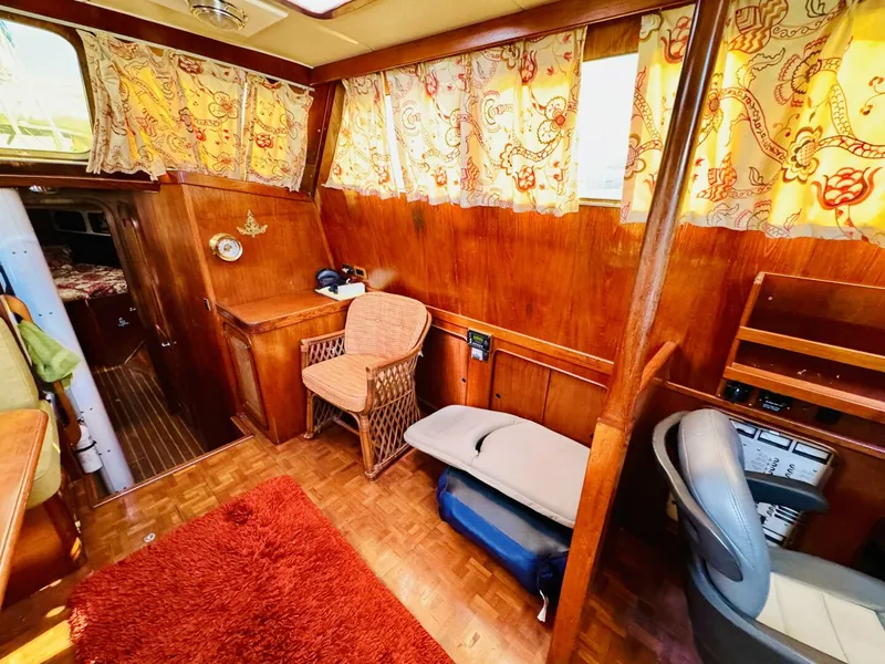 Slide: The Image of Gulfstar 47 Sailmaster Aft Cabin 1980 - 4931786