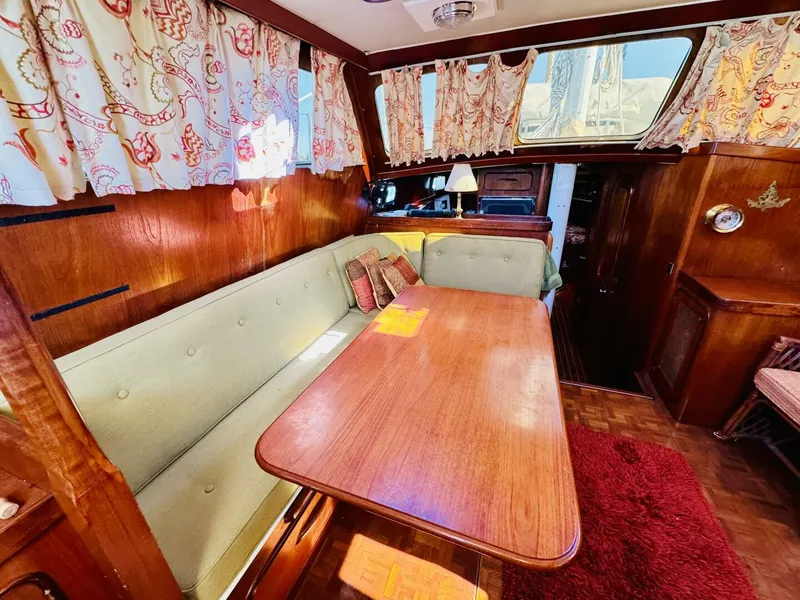 Slide: The Image of Gulfstar 47 Sailmaster Aft Cabin 1980 - 4931791