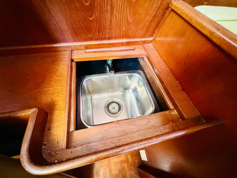 Slide: The Image of Gulfstar 47 Sailmaster Aft Cabin 1980 - 4931796