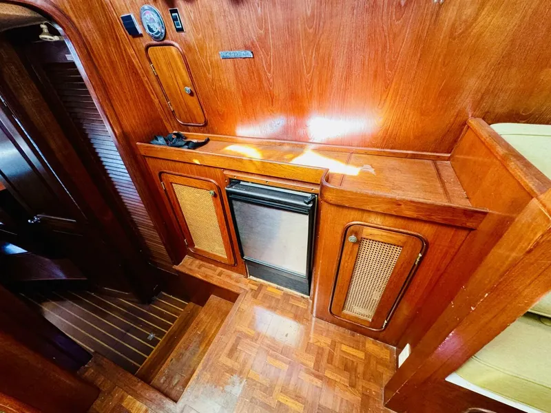 Slide: The Image of Gulfstar 47 Sailmaster Aft Cabin 1980 - 4931805