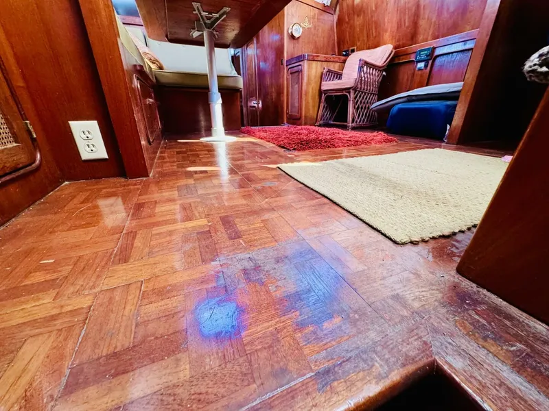 Slide: The Image of Gulfstar 47 Sailmaster Aft Cabin 1980 - 4931831