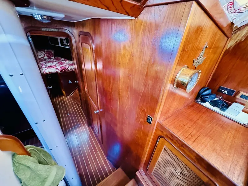 Slide: The Image of Gulfstar 47 Sailmaster Aft Cabin 1980 - 4931832