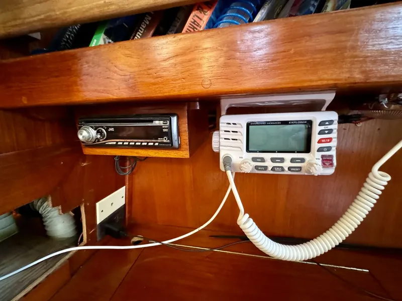 Slide: The Image of Gulfstar 47 Sailmaster Aft Cabin 1980 - 4931851