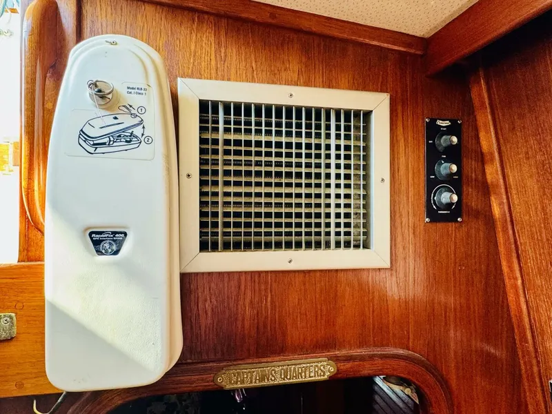Slide: The Image of Gulfstar 47 Sailmaster Aft Cabin 1980 - 4931857