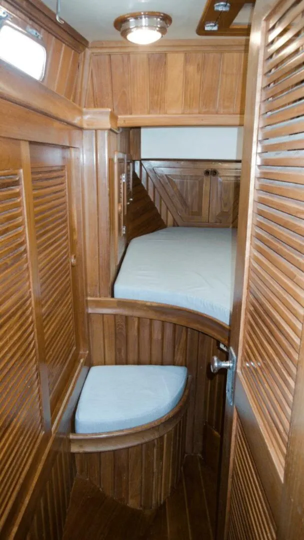 Slide: The Image of Passageway to V-Berth - 4931130