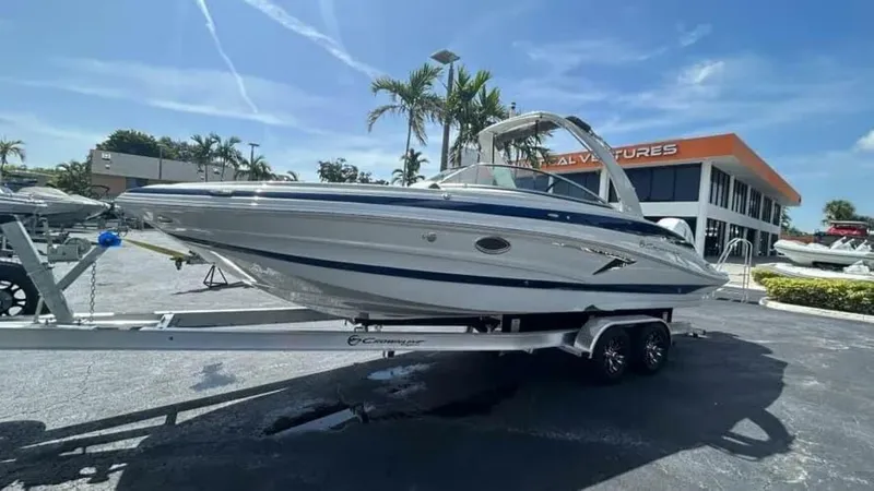 Slide: The Image of Crownline Boats E290 XS 2024 - 4931369