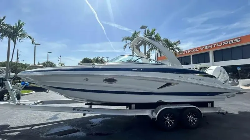 Slide: The Image of Crownline Boats E290 XS 2024 - 4931371