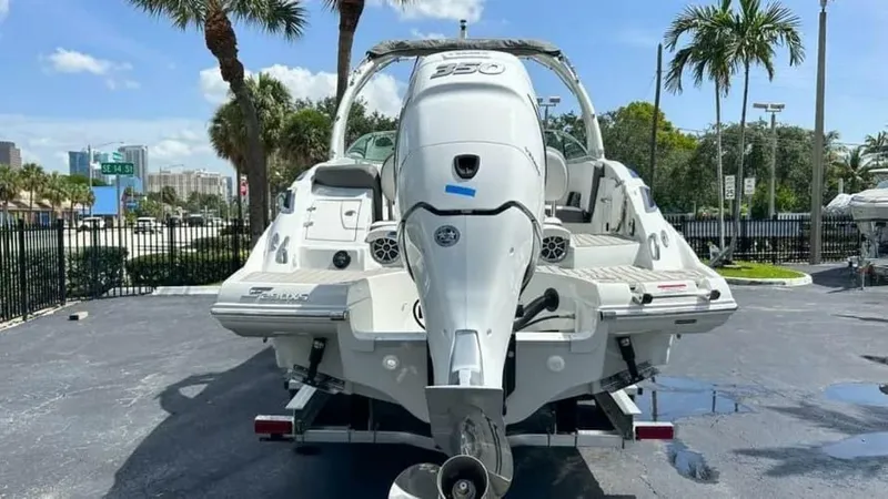 Slide: The Image of Crownline Boats E290 XS 2024 - 4931382