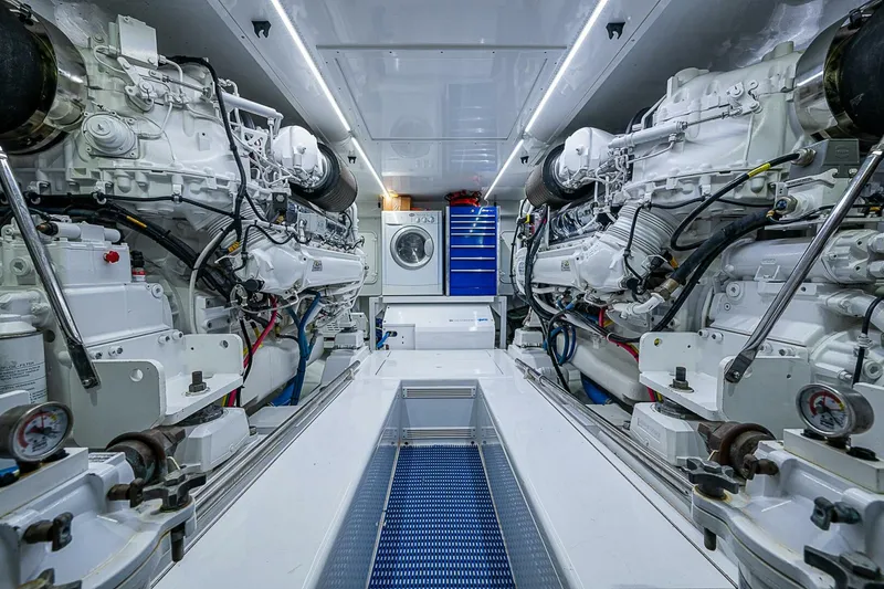 Slide: The Image of F&S Cusotm Express Sportfish 2017 - 4931885