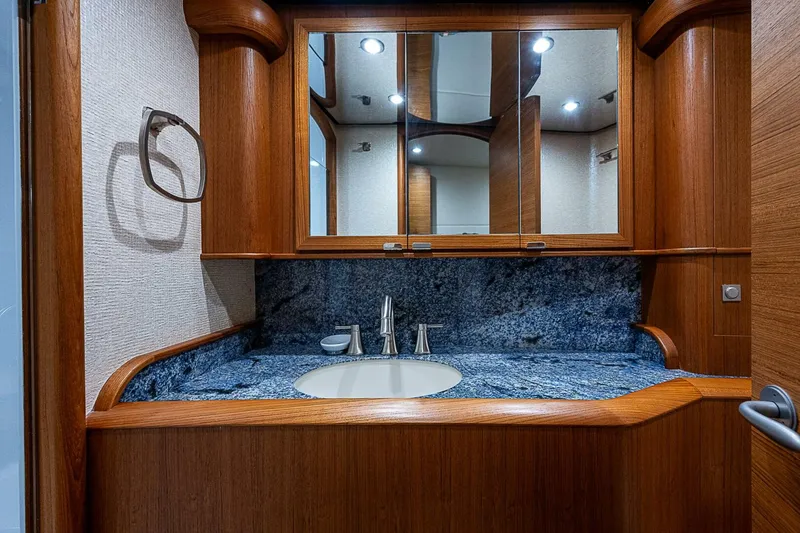 Slide: The Image of F&S Cusotm Express Sportfish 2017 - 4931901