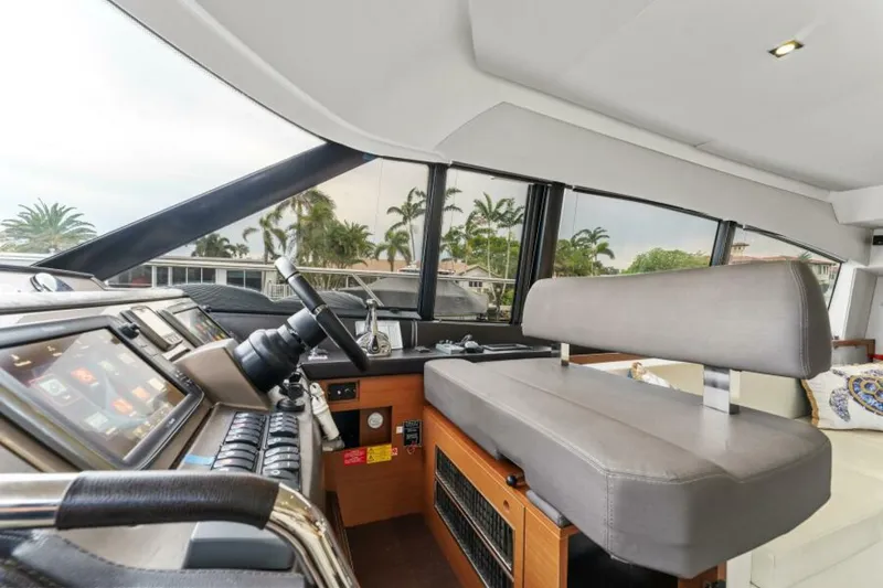 Slide: The Image of 2013 Prestige 550 Flybridge Never Enough - 4932208