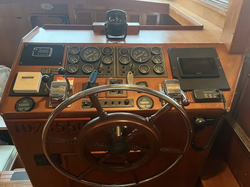 Slide: The Image of 1991 Marine Trader 46 Double Cabin - 4975530