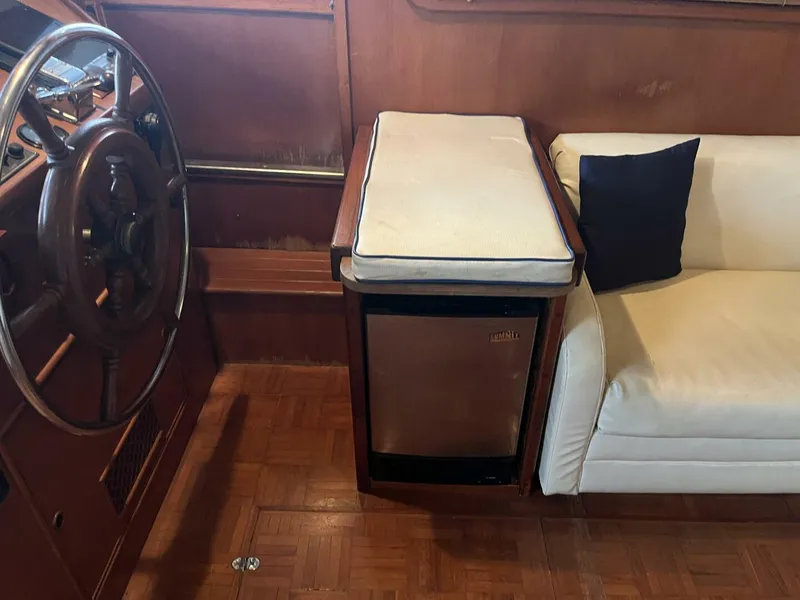 Slide: The Image of 1991 Marine Trader 46 Double Cabin - 4975541