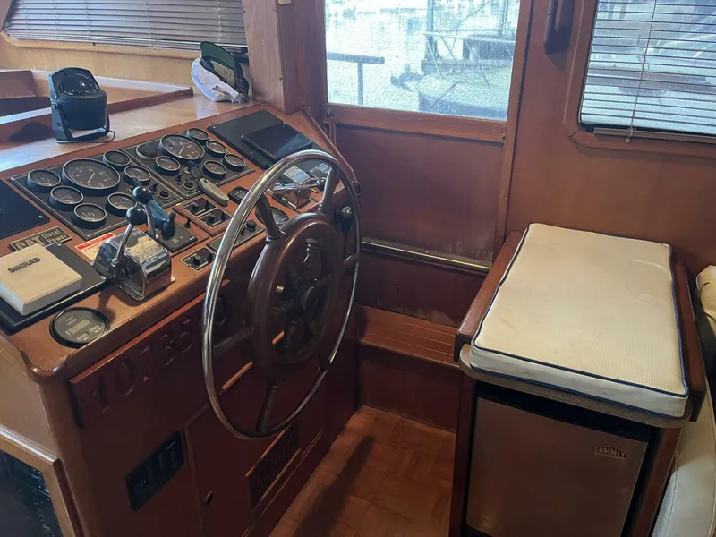 Slide: The Image of 1991 Marine Trader 46 Double Cabin - 4975542