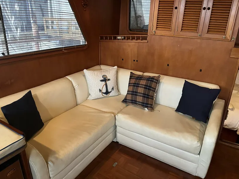Slide: The Image of 1991 Marine Trader 46 Double Cabin - 4975544